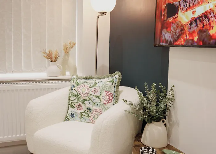 Citycharmms- Entire Near Etihad Stadium Manchester