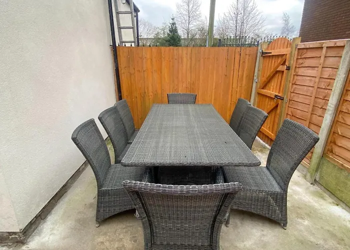 5 Bedroom Luxury Townhouse Near Centre, Sleep 16 公寓 *