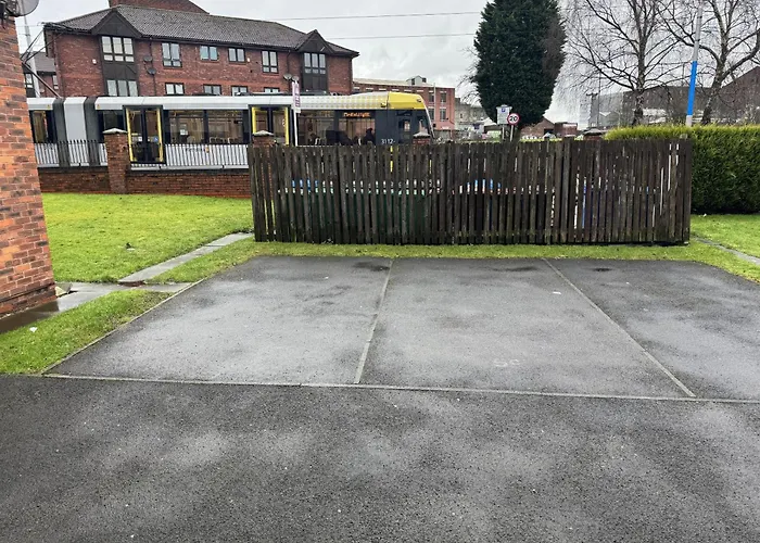 Cosy 2 Double Bedroom In Ancoats 7 Minutes From Coop Live, Etihad Stadium & Centre- Free Parking Available