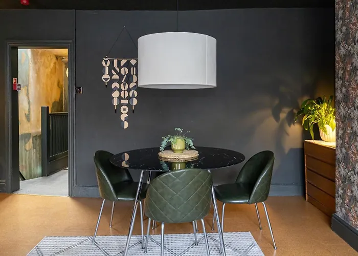 Guestready - Rose And Monkey