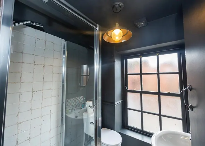 Guestready - Rose And Monkey