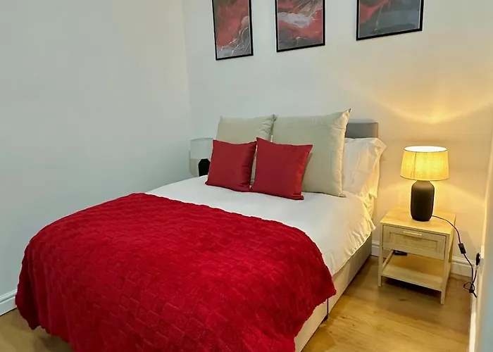 Stylish Old Trafford 2br Apartment, Free Parking, Near Stadium & Centre アパート