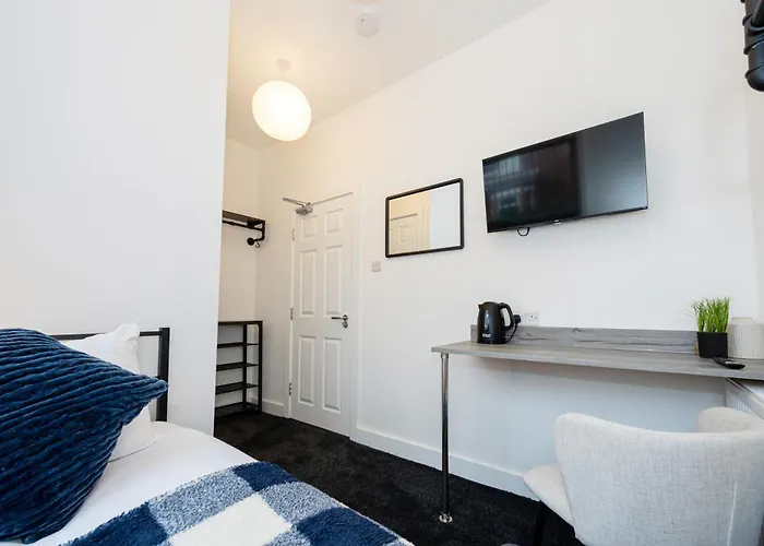 Private Ensuite With Kitchen Access By Irwell Hotel