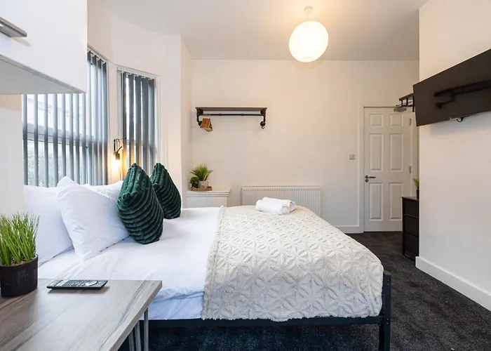 Hotel Private Ensuite With Kitchen Access By Irwell Manchester