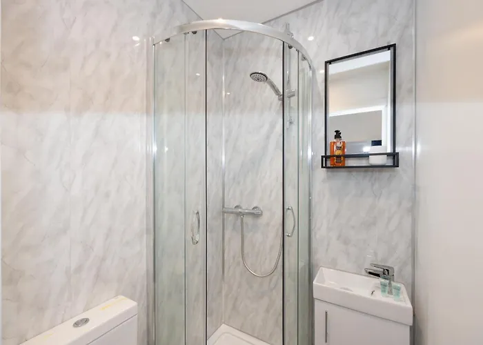 Hotel Private Ensuite With Kitchen Access By Irwell *