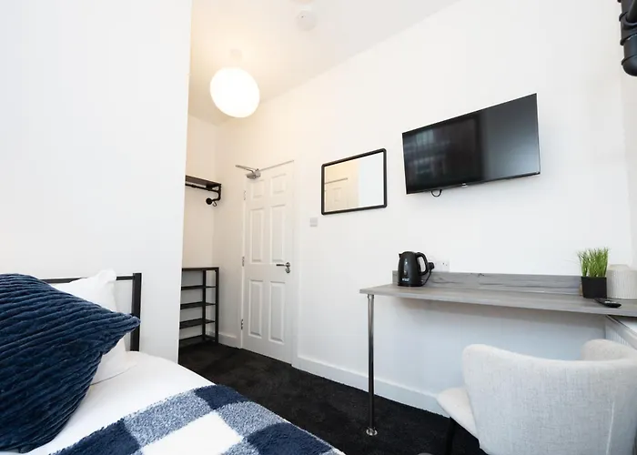 Hotel Private Ensuite With Kitchen Access By Irwell Manchester