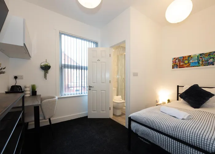 Private Ensuite With Kitchen Access By Irwell Manchester