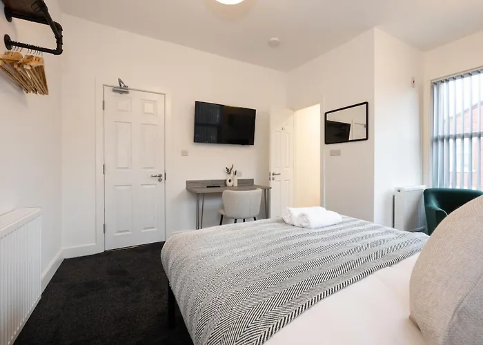 Private Ensuite With Kitchen Access By Irwell