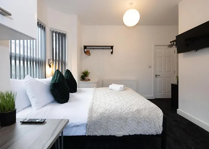 Hotel Private Ensuite With Kitchen Access By Irwell Manchester