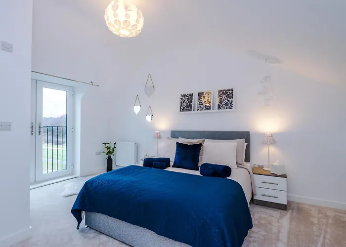 Stunning 3 Story Home, 3 X King Size Beds, Pool Table, Free Parking X2, Ping Pong דירה מנצ'סטר