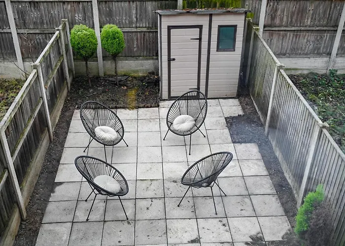 Cosy 4-bed House L Garden L Free Parking L Wifi L Specious L Hosted By The Cosy Corner Nationwide Lejlighed