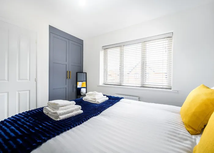 House With Garden, Sleeps 5, Centre Close, Manchester, Free Fast Wi-fi, Free Parking, 55-inch Tv, Self-check In - Contractors! 度假居 *