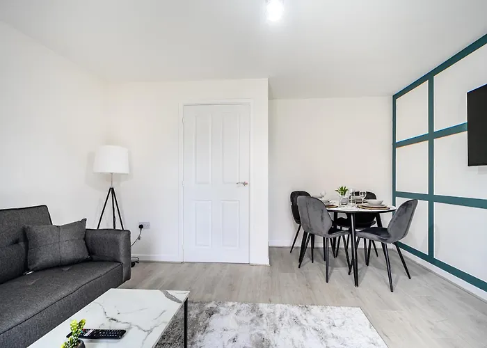 House With Garden, Sleeps 5, Centre Close, Manchester, Free Fast Wi-fi, Free Parking, 55-inch Tv, Self-check In - Contractors! * マンチェスター