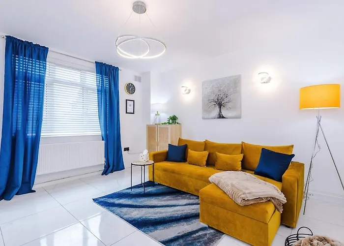 Daire Stunning In Altrincham, Large Driveway, Sleeps 7, Perfect For Groups Manchester