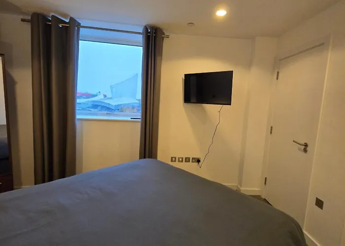 民宿 Lovely One Private Bedroom In Shared 2 Bedroom *