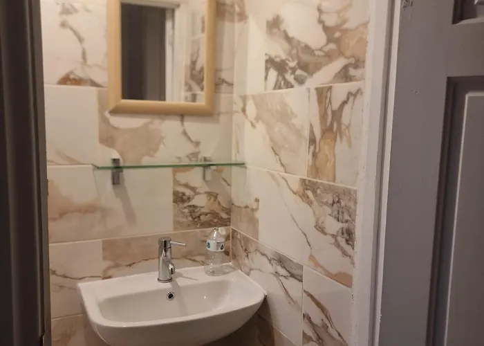 Northern Water Park Escape Sleeps 10 *