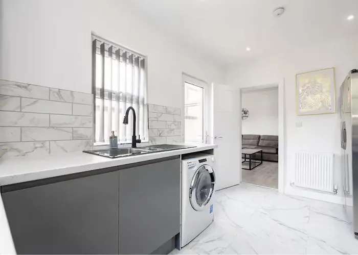 Northern Water Park Escape Sleeps 10 بيت للعطل