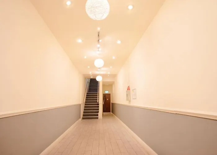 2br, Smart Tv, Self Check-in, Coffee Machine Daire Manchester