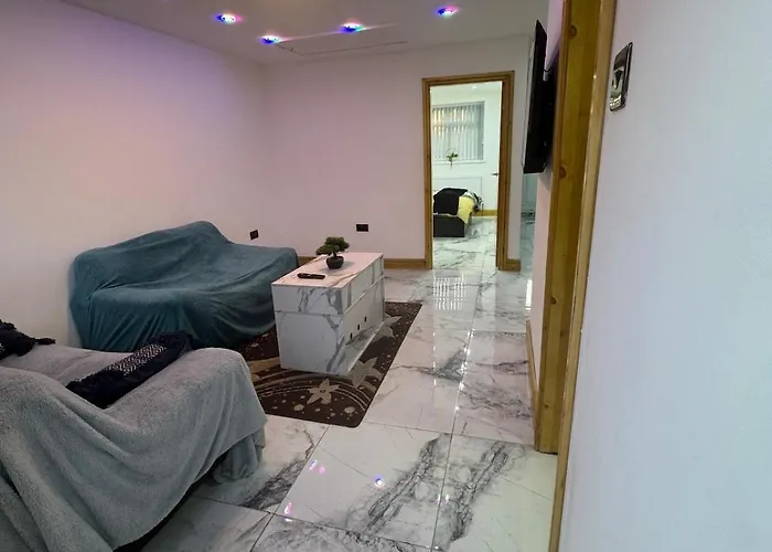 아파트 Sindhu Luxury 맨체스터