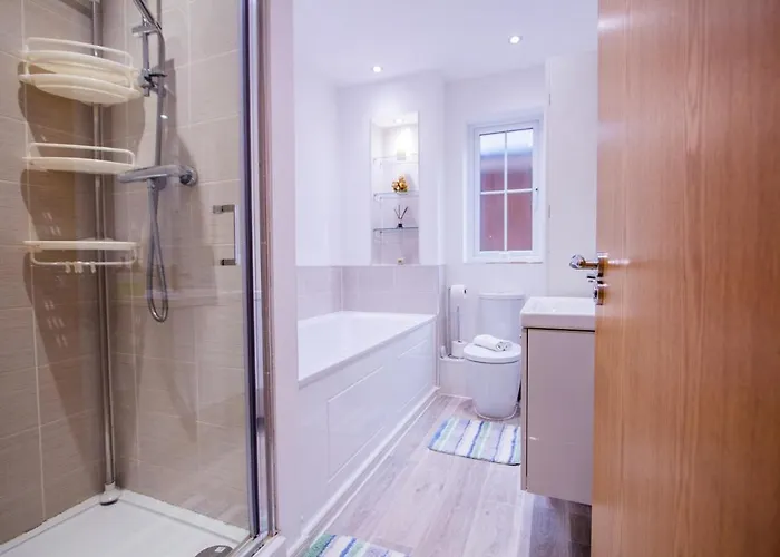 Charming 1br House In Eccles With Free Parking Prázdninový dům