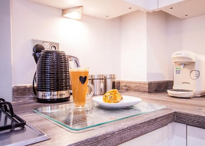 Charming 1br House In Eccles With Free Parking Prázdninový dům Manchester