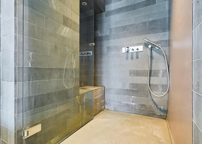 Amazing Skyline Views 3br Duplex With Free Parking Manchester