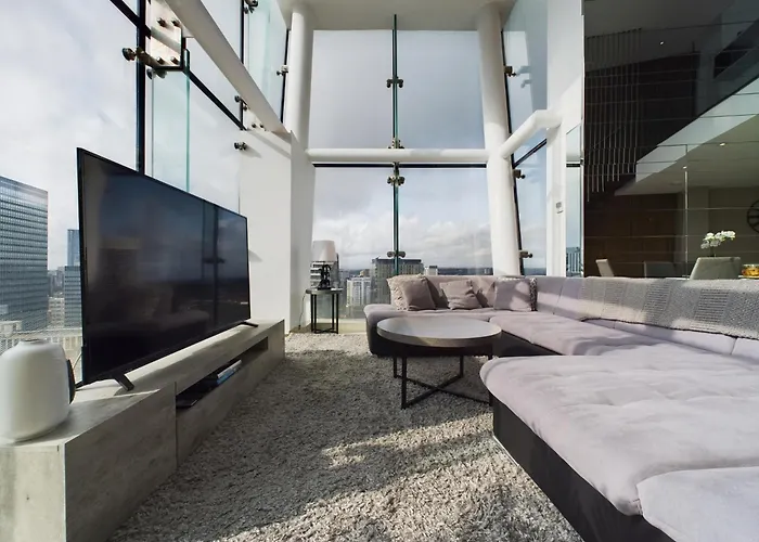 Amazing Skyline Views 3br Duplex With Free Parking Appartamento