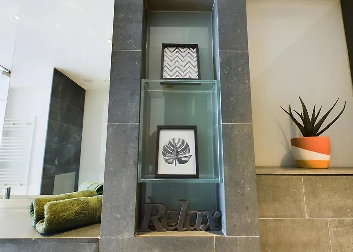 Amazing Skyline Views 3br Duplex With Free Parking *