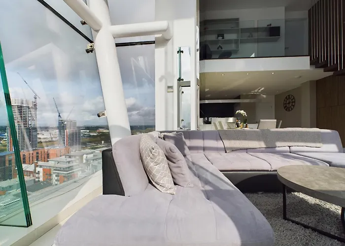 Amazing Skyline Views 3br Duplex With Free Parking Appartamento