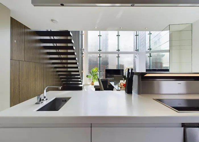 Amazing Skyline Views 3br Duplex With Free Parking *