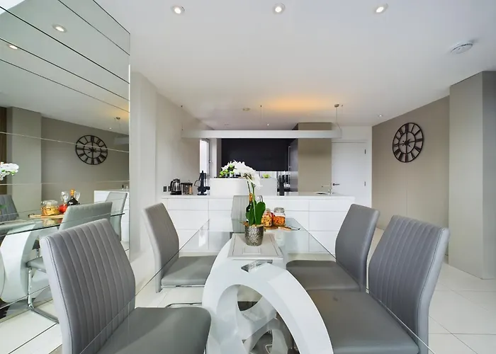 Amazing Skyline Views 3br Duplex With Free Parking Appartamento