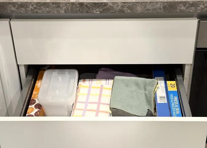 2br Duplex In Salford Mcr Sleeps4 Video In Photos Apartment