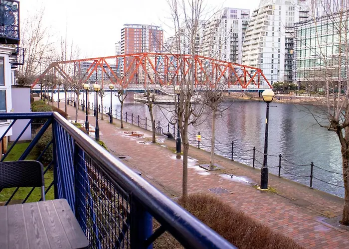 Great 2bed In Salford Quays With Water View Apartment