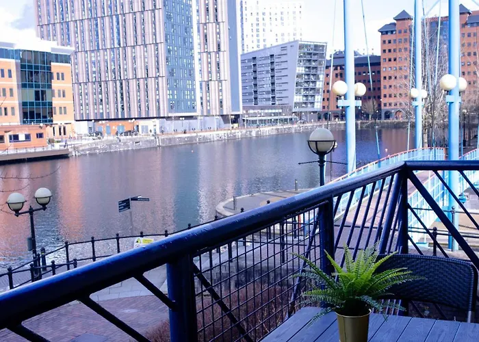 Great 2bed In Salford Quays With Water View