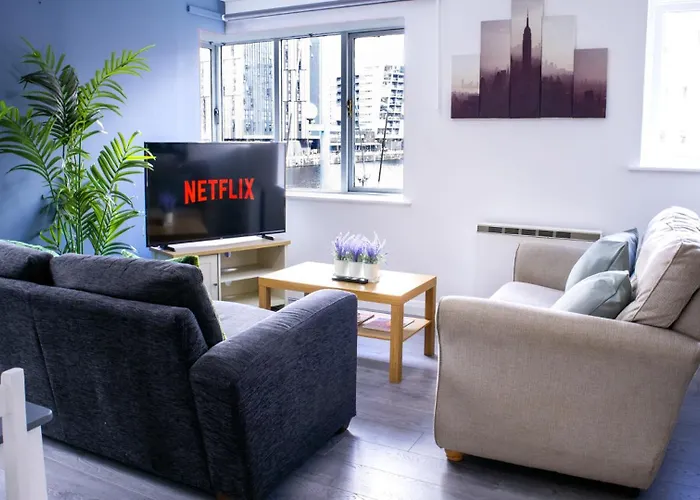 Great 2bed In Salford Quays With Water View Apartment *