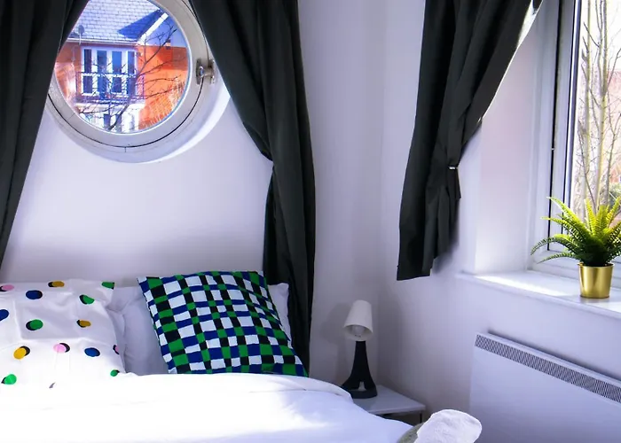 Apartment Great 2bed In Salford Quays With Water View *