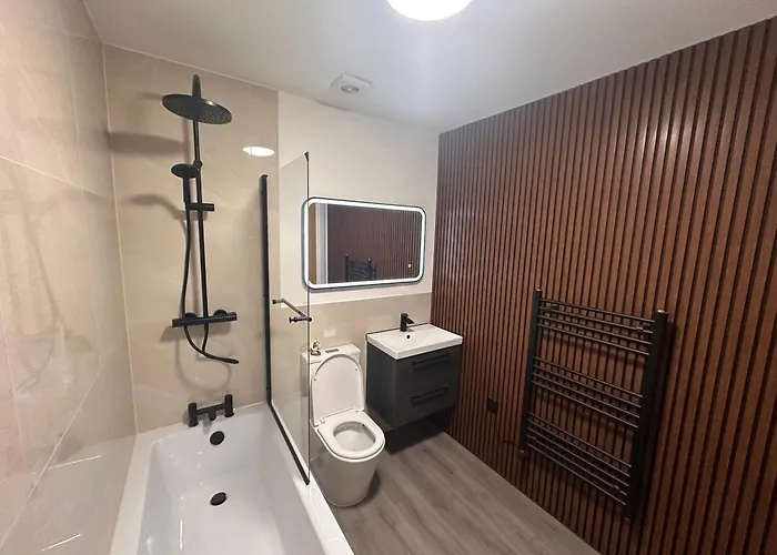 公寓 Centrally Located Modern 2 Bedroom Apartment, Minutes Walk To Ao Arena