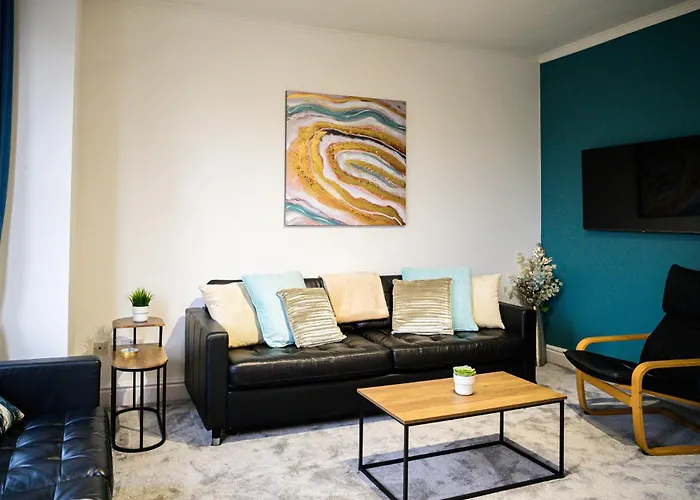 Lejlighed Aqua Springs, 2 Bedroom Sofa Bed, Sleeps 6, 1st Floor Apartment, Near Didsbury