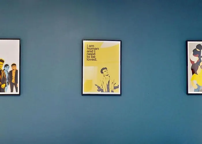 Apartamento 3br, Song Lyrics Theme, Self Check-in *