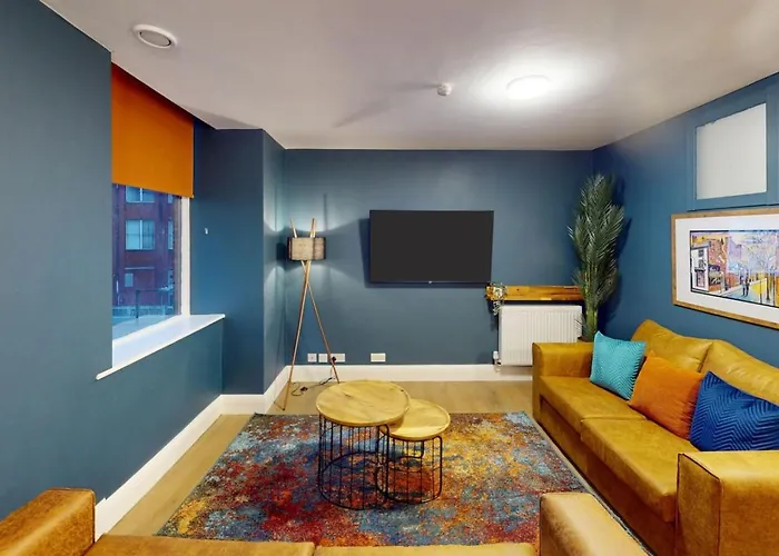 3br, Song Lyrics Theme, Self Check-in Apartamento