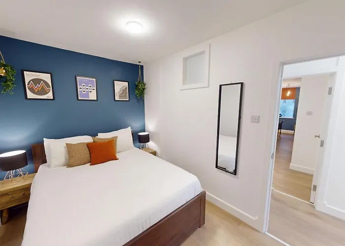 3br, Song Lyrics Theme, Self Check-in * Manchester