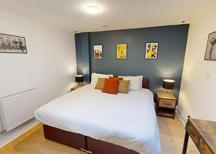 3br, Song Lyrics Theme, Self Check-in Apartamento Manchester