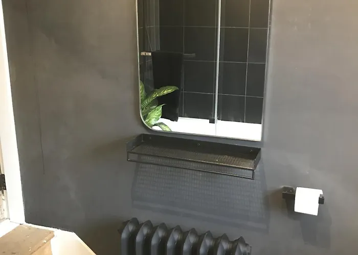 Stylish Comfortable With Free Parking Appartement