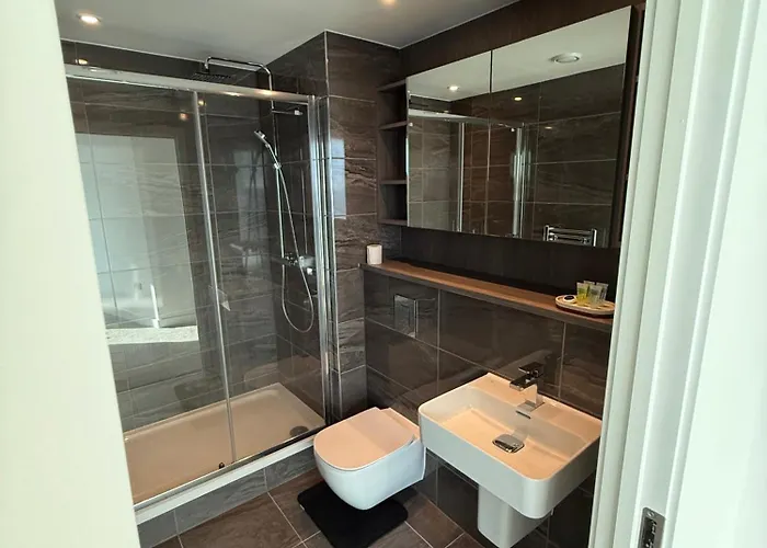 Appartamento 3bed Sleeps 6 - With Wifi *