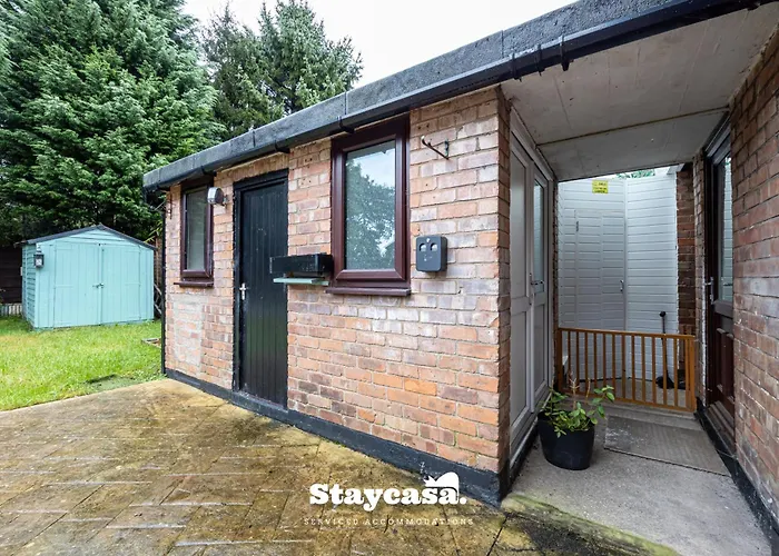 Hébergement de vacances Spacious Cosy Cove With Large Driveway And Garden Wythenshawe