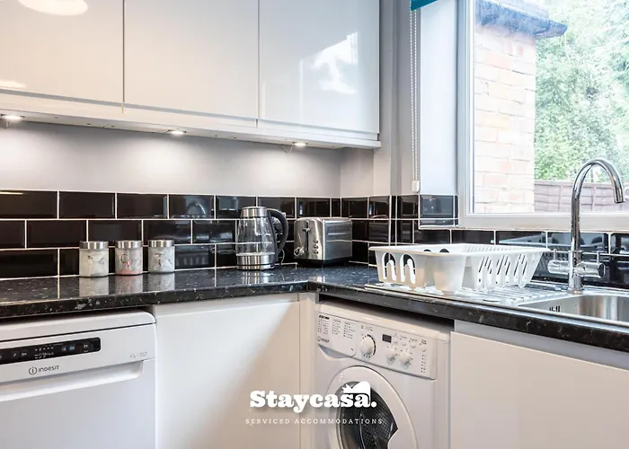 Spacious Cosy Cove With Large Driveway And Garden