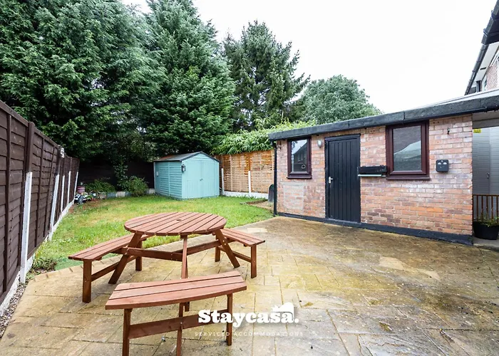 Hébergement de vacances Spacious Cosy Cove With Large Driveway And Garden Wythenshawe