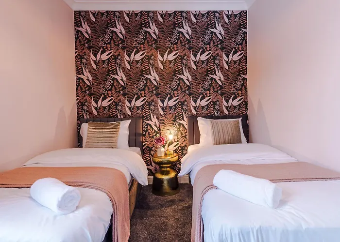 Newly Renovated 5 Bedroom Home-manchester Casa de Férias Manchester