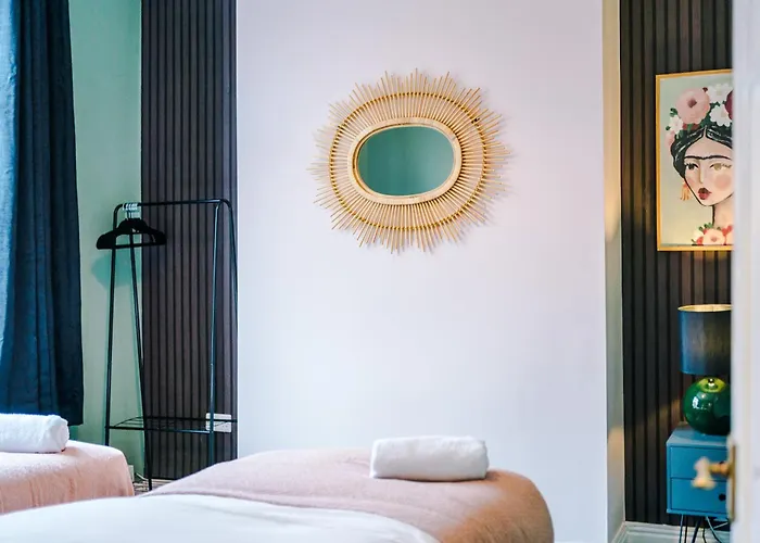 Newly Renovated 5 Bedroom Home-manchester * Manchester