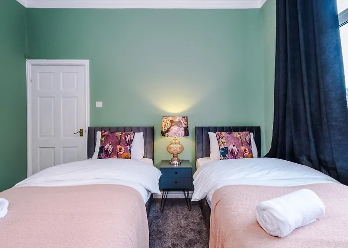 Newly Renovated 5 Bedroom Home-manchester Casa de Férias *